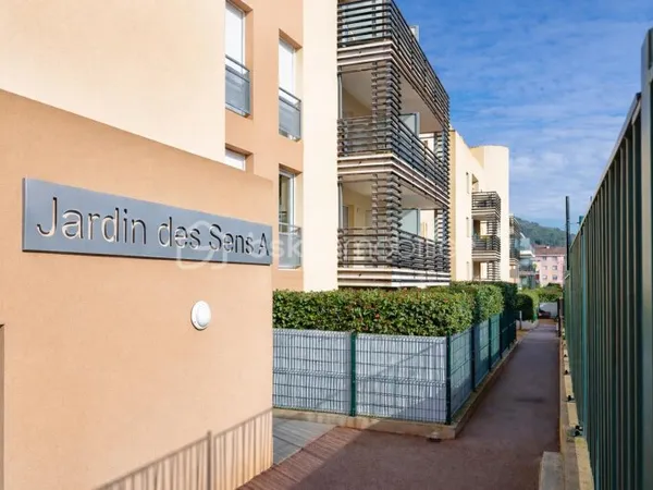 Parking 12 m²