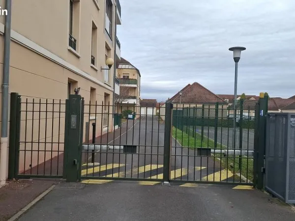 Place de stationement en residence securisée
