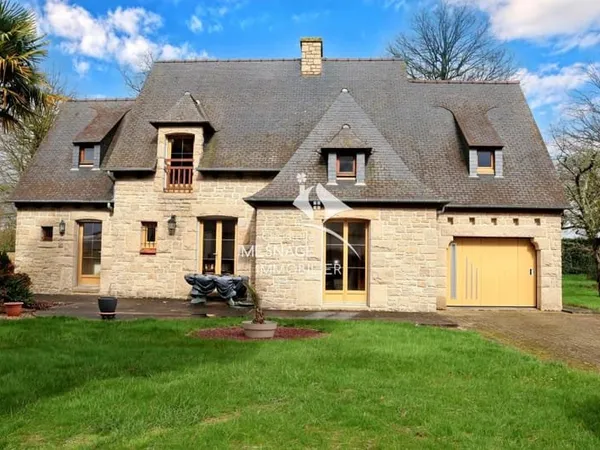 À Vendre chez Christelle Mesnage Immobilier, DINAN, belle ma