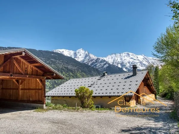 Ferme + chalet face au Mont Blanc