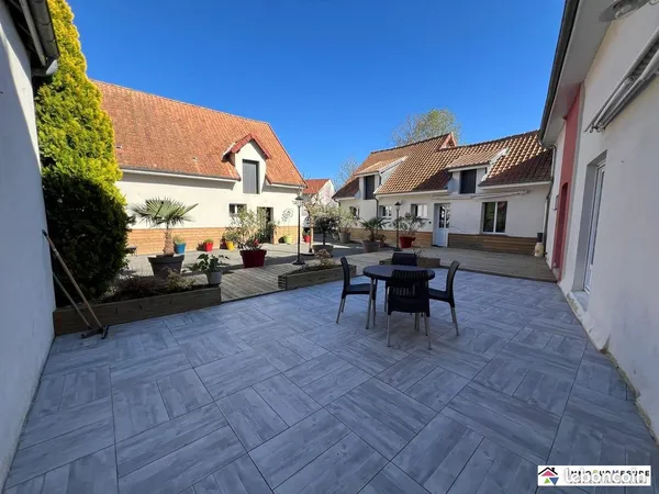 Maison 9 pièces 280 m²