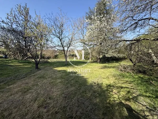 Terrain rare aux portes de Toulouse 1500 m2 avec fort pote