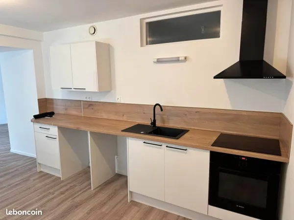 Très bel appartement plain-pied , commerces à proximité, refait à neuf et lumineux, proche Nogent / 