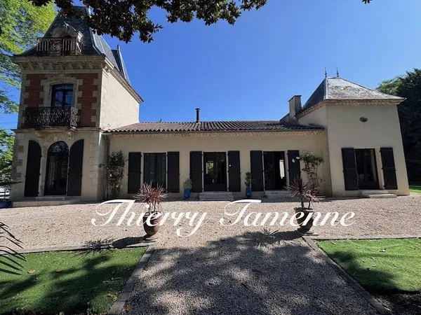 Maison 9 pièces 250 m²