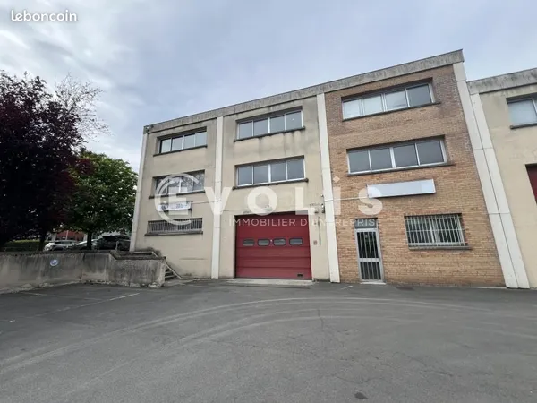 Bureau 61 m²