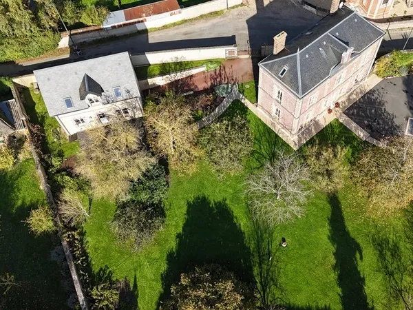 Magnifique propriété comprenant une Maison de maître et une maison d'amis sur 288 m2 en plein coeur 