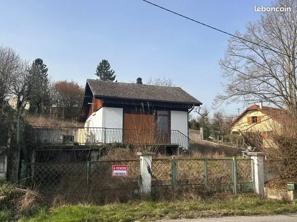 Terrain avec chalet à détruire