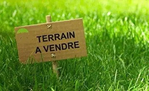 Terrain 898 m²