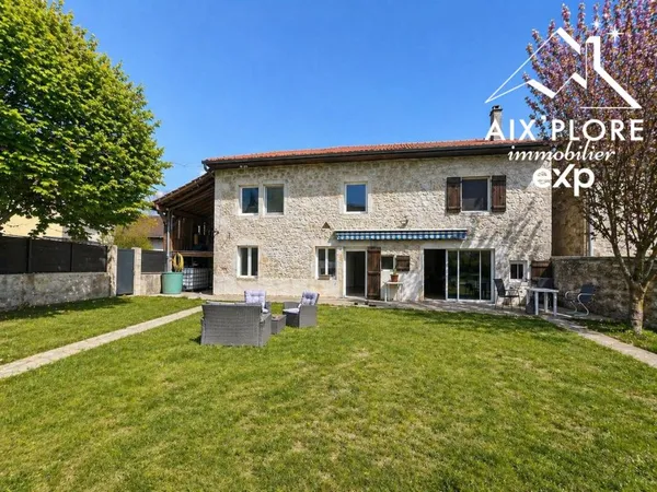 Maison en pierre rénovée - Terrasse, terrain, vue dégagée,