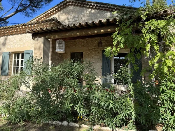 Loue maison meublée sur Villeneuve Les Avignon (Gard)