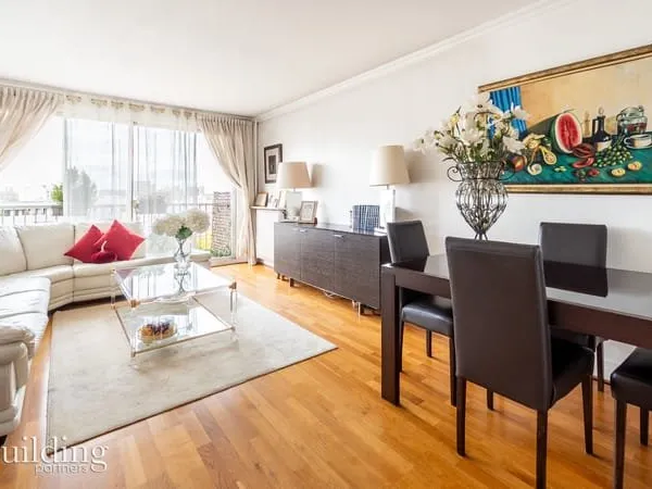 À vendre - Paris 18e - Appartement 4 pièces de 83,18 m² avec balcon