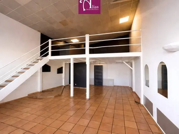 Bureaux 78 m²
