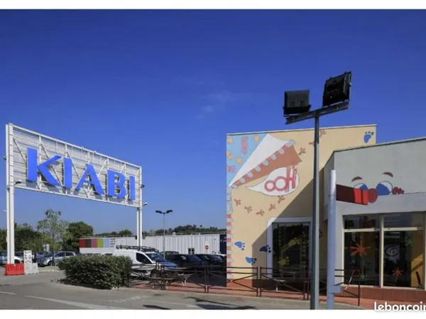 🔥 AIX LA PIOLINE - LOCAUX COMMERCIAUX À LOUER 105 m2 à 370 m2- EMPLACEMENT PRIME - FORTE VISIBILITÉ 