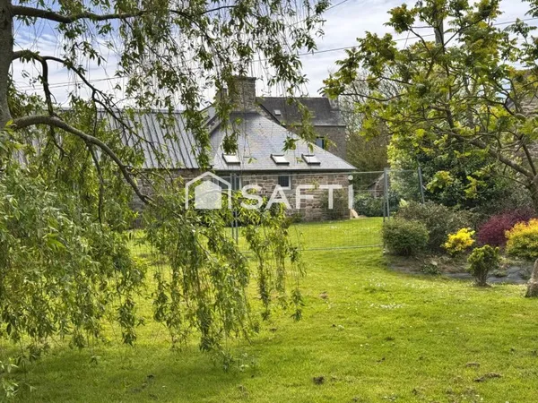 Maison en pierre + dépendances à renover - 1600 m² - Proche mer (4 km) - Fort potentiel - Kerlouan
