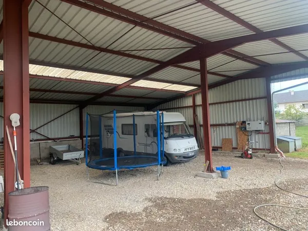 Emplacement hivernage caravane accès limité