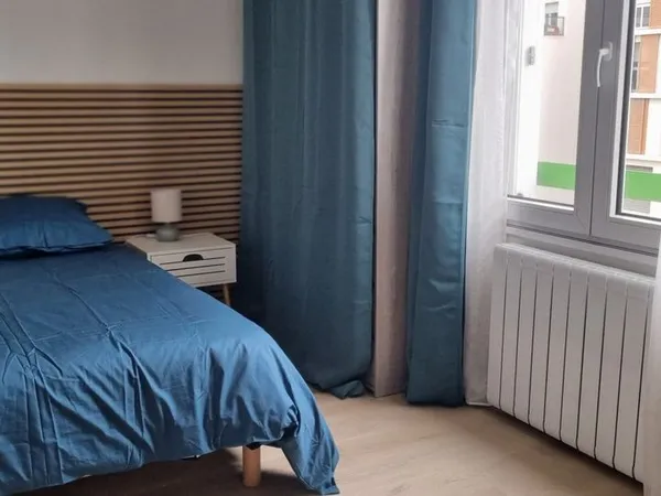 Chambre disponible en colocation étudiante