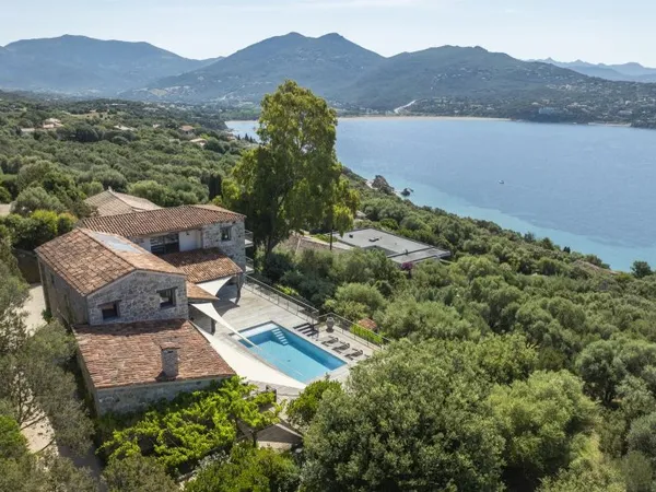 Propriano, Olmeto, pied dans l'eau, 6 chambres, piscine