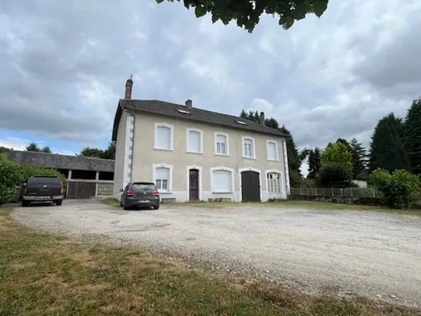 Maison 7 pièces 230 m²