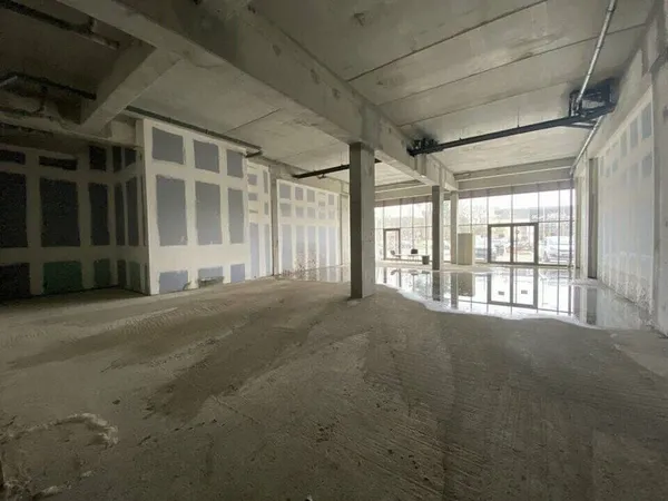 Local commercial 292 m²