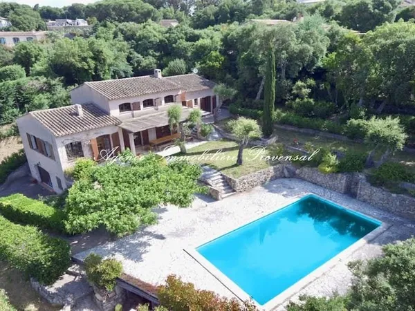 Villa 6 pièces 154 m²