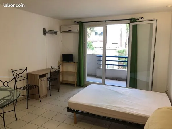 Studio 29m2 proche CHU Félix Guyon, calme, meublé, climatisé, parking privé