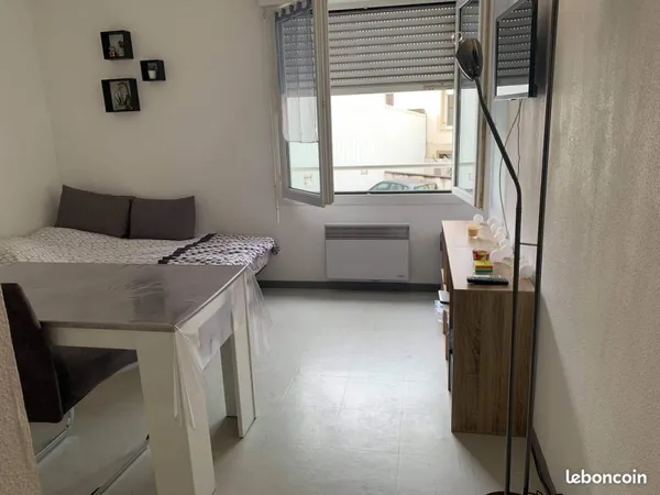 Studio à louer Hôpital central