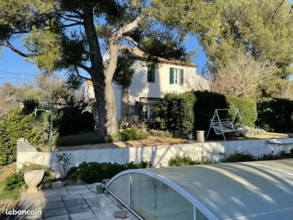 Propriété ancienne en Pierres, avec un appartement