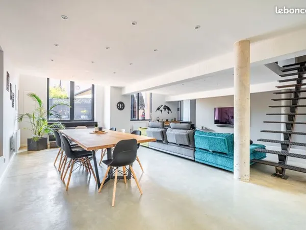 Loft 6 pièces 190 m²