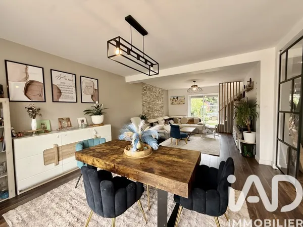 Maison 10 pièces 215 m²