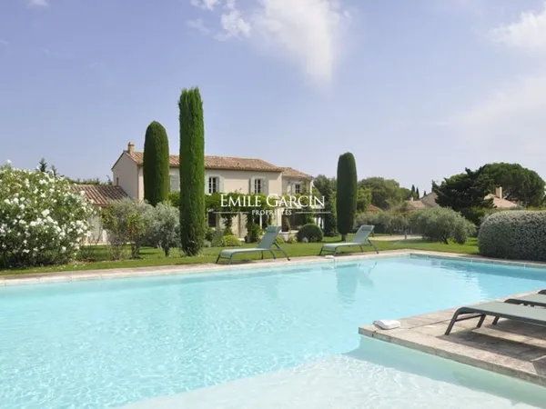 CHARMANT MAS AVEC VUE SUR LES ALPILLES à louer - 5 CHAMBRES - PISCINE CHAUFFÉE - CLIMATISATION