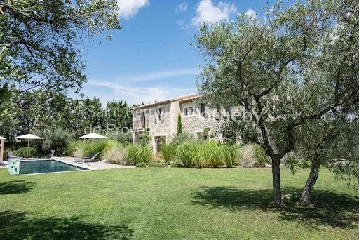 Maison 7 pièces 250 m²