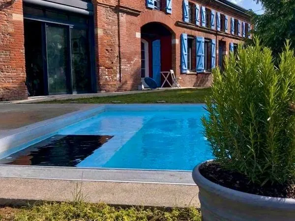 Grande Maison de Caractère, Jardin clos de 1000m² et Piscine - Un air de campagne en ville