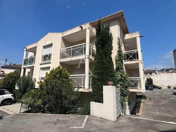 Hôtel 3 pièces 460 m²