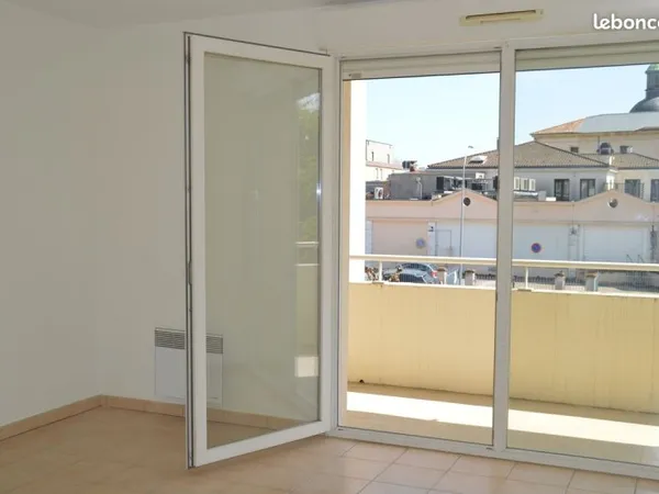 Appartement T2 avec terrasse et parking