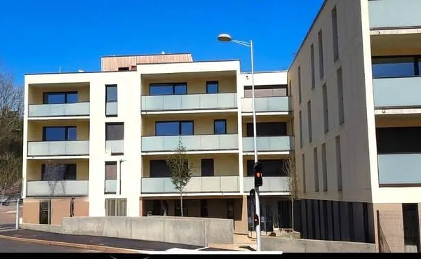 Local commercial 99 m²