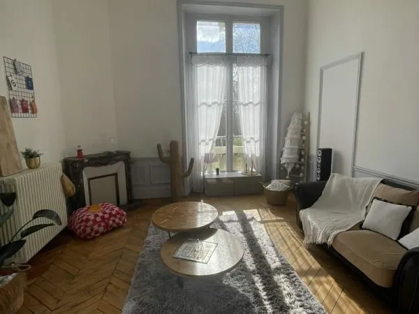 A vendre à Trélissac, très bel appartement de caractère de 9