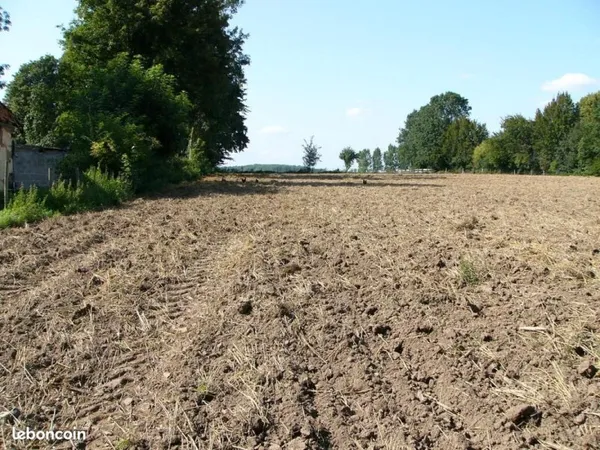 Terrain 4 577 m² Humieres