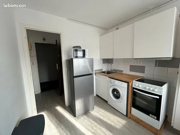 Studio 1 pièce 27 m²