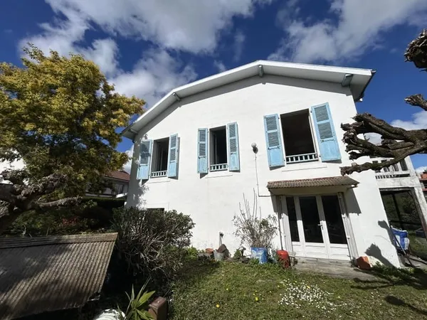 Maison sur deux niveaux avec potentiel - Idéal investisseurs