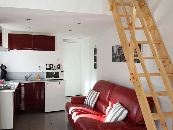Studio indépendant 30 m² - environnement calme - idéal étudiant sérieux / alternant