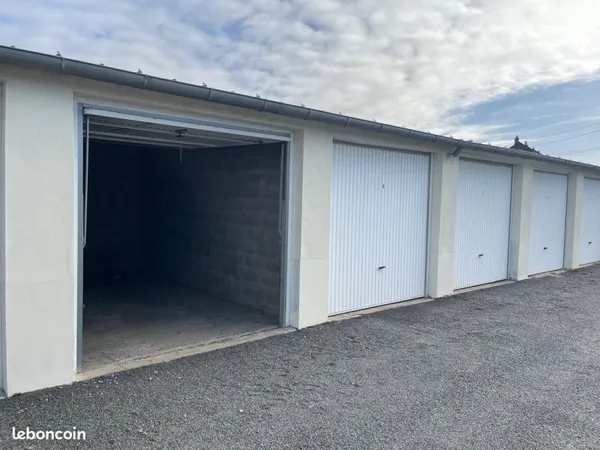 Garage fermé / Rue Claude Bernard