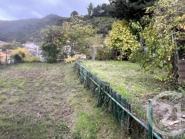 Terrain 932 m²