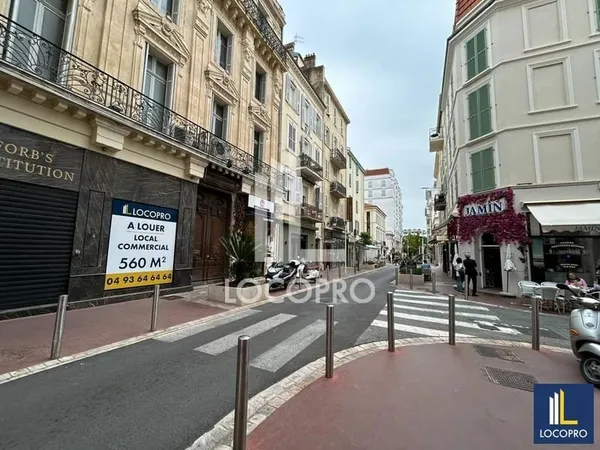 A LOUER- LOCAL COMMERCIAL - 560 M2 - CANNES