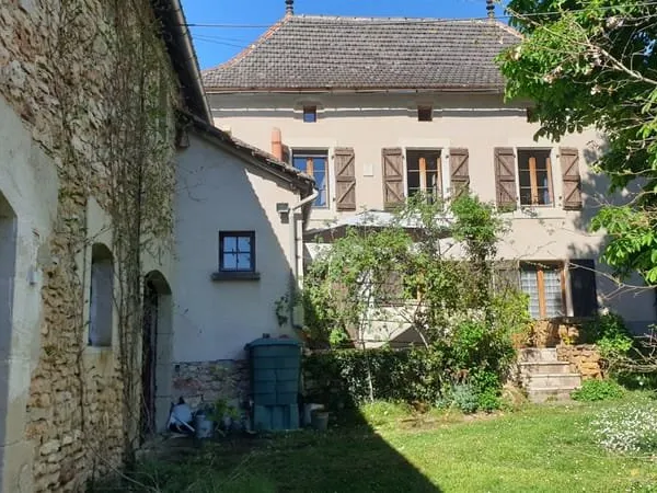 Corps De Ferme Dans Un Tres Bel Environnement , Au Calme, Proche De Figeac (Lot) Sur 9417 m2