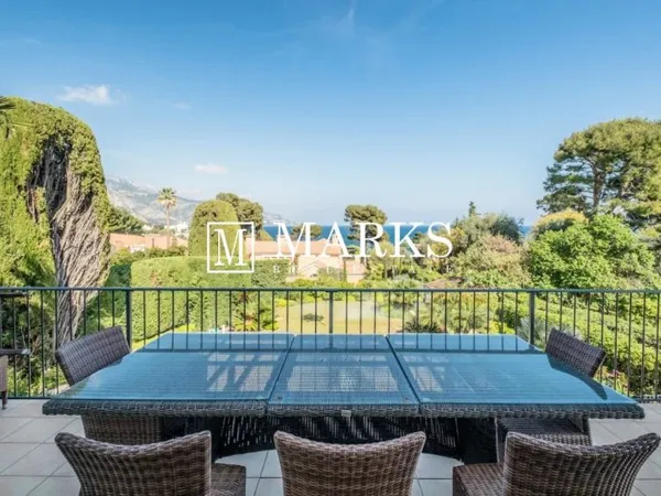 Spacieuse villa de 6 chambres avec piscine et vue mer