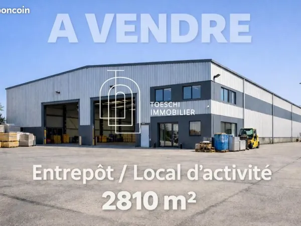 Local industriel 2 810 m²