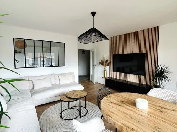 DIVONNE-LES-BAINS, T4 RÉNOVÉ, 90 m², GARAGE + PARKING