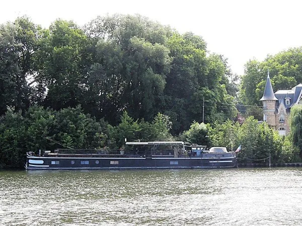 Péniche 5 pièces 132 m²