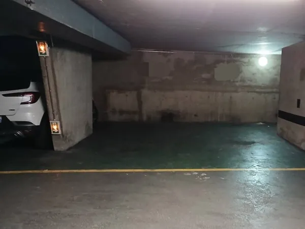 Parking 14 m²