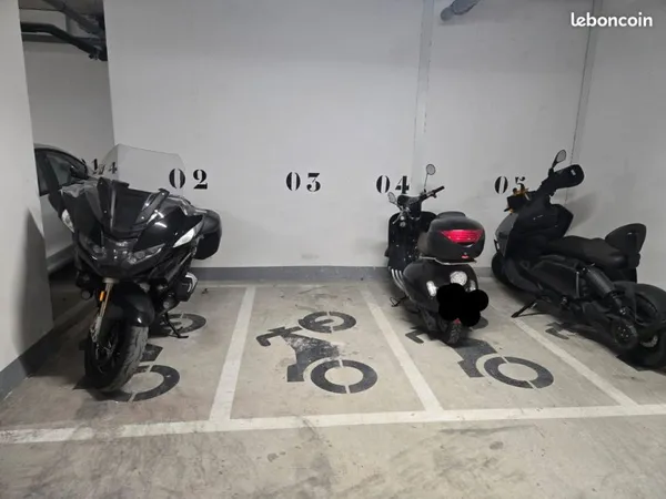 Parking Moto sécurisé - Vincennes - Métro Bérault & RER A